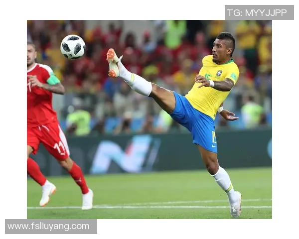 巨型足球球星大腿雕塑引发球迷热议成为城市全新地标