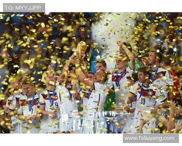 德国足球历史十大球星排名与传奇球员的辉煌足迹回顾 德国足球历史十大球星排名与传奇球员的辉煌足迹回顾